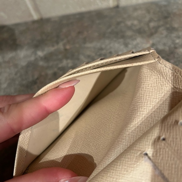 Louis Vuitton wallet - Picture 8 of 11